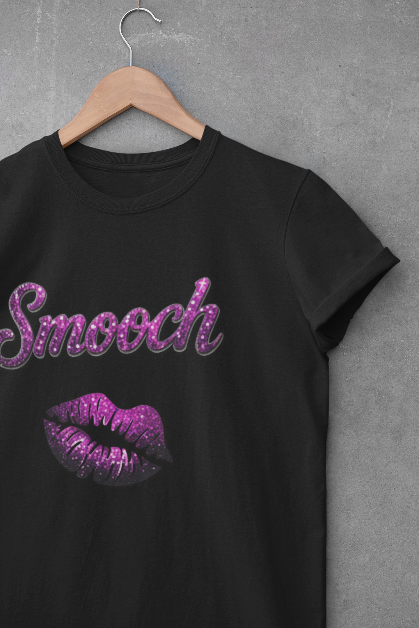 Women's T-shirt - Smooch pattern
