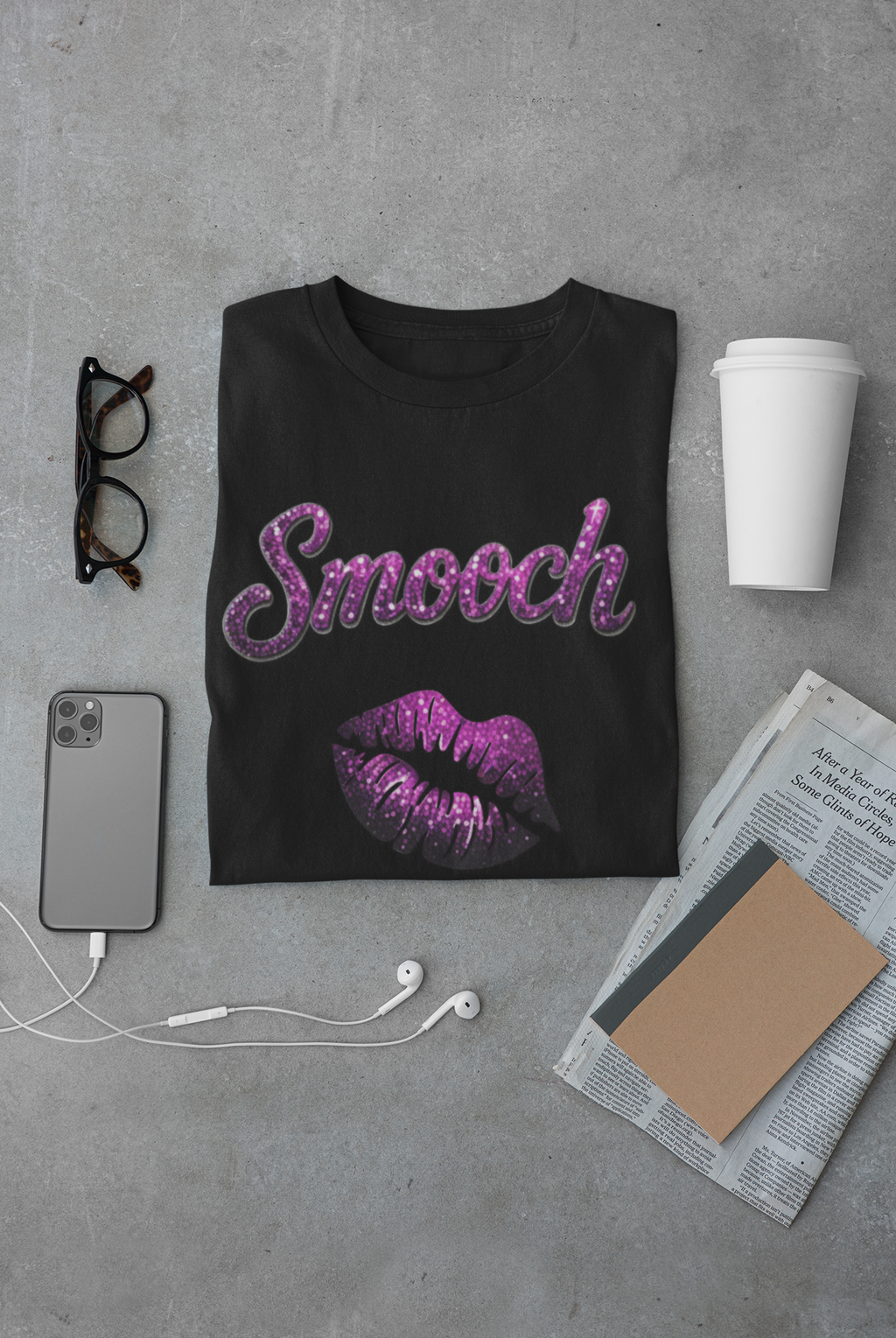 Women's T-shirt - Smooch pattern